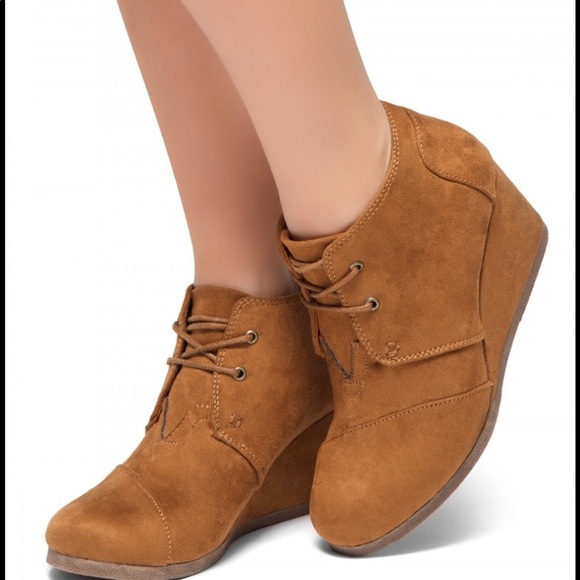 Toms Shoes - Women’s TOMS wedges size 7.5